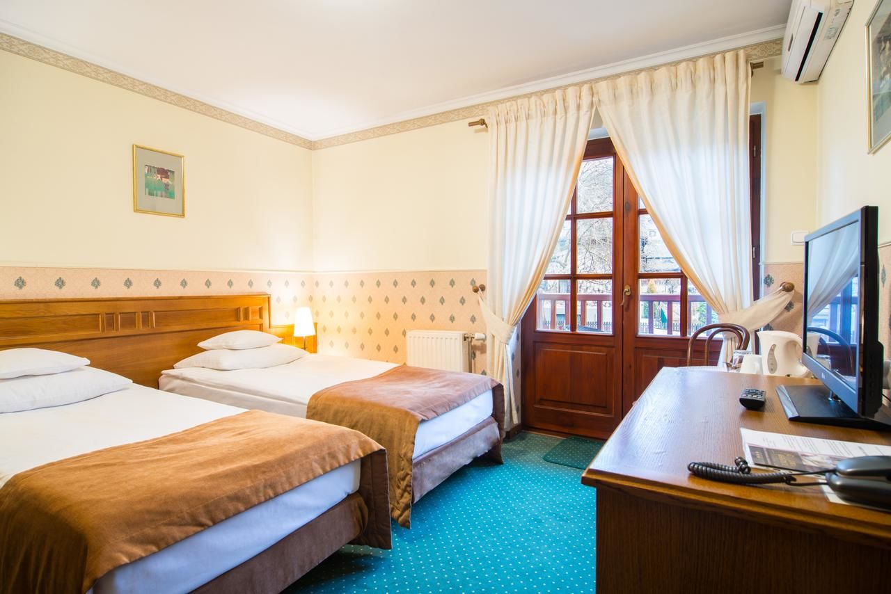 Отель Hotel Dwa Księżyce Казимеж-Дольны-31